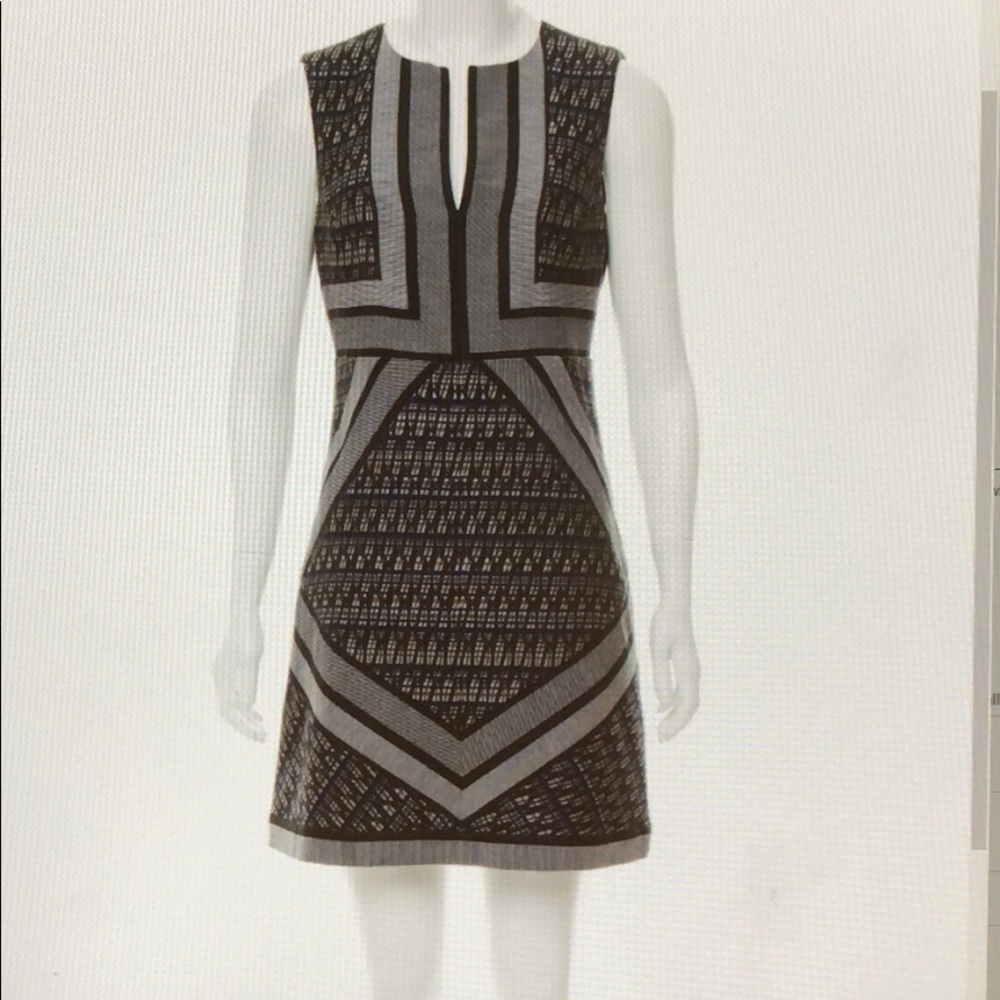 Diane Von Furstenberg printed VNeck dress